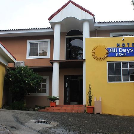 All Days Inn And Out San Salvador Exterior photo