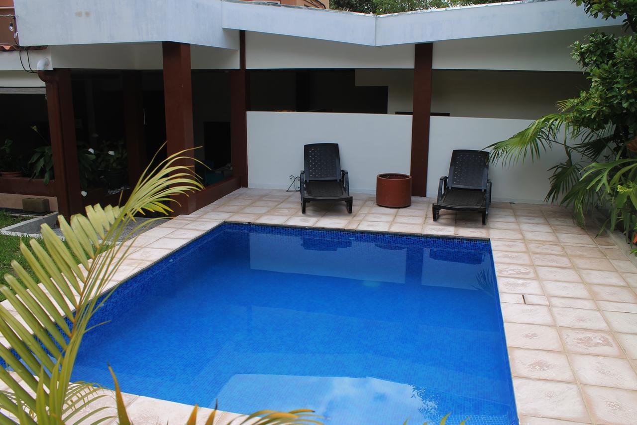 All Days Inn And Out San Salvador Exterior photo