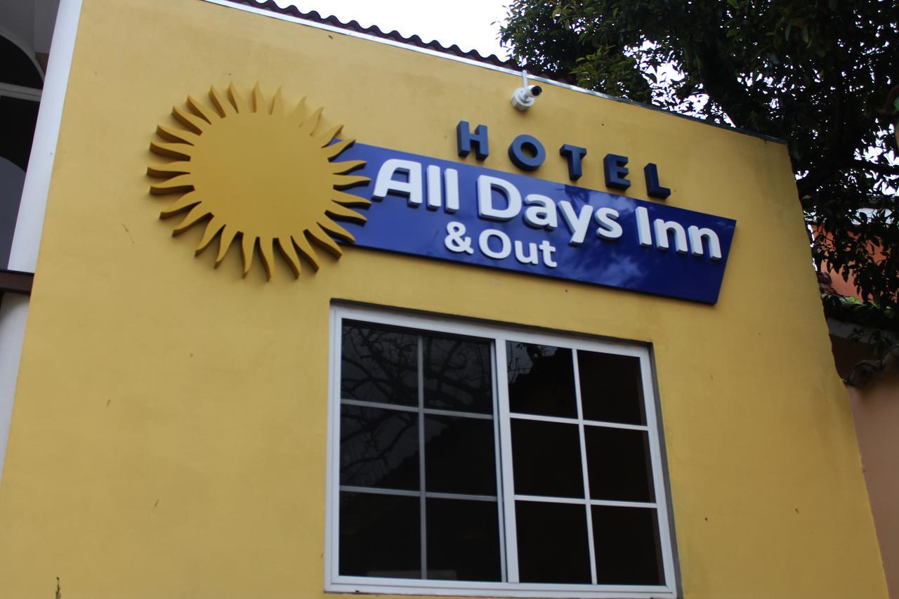 All Days Inn And Out San Salvador Exterior photo